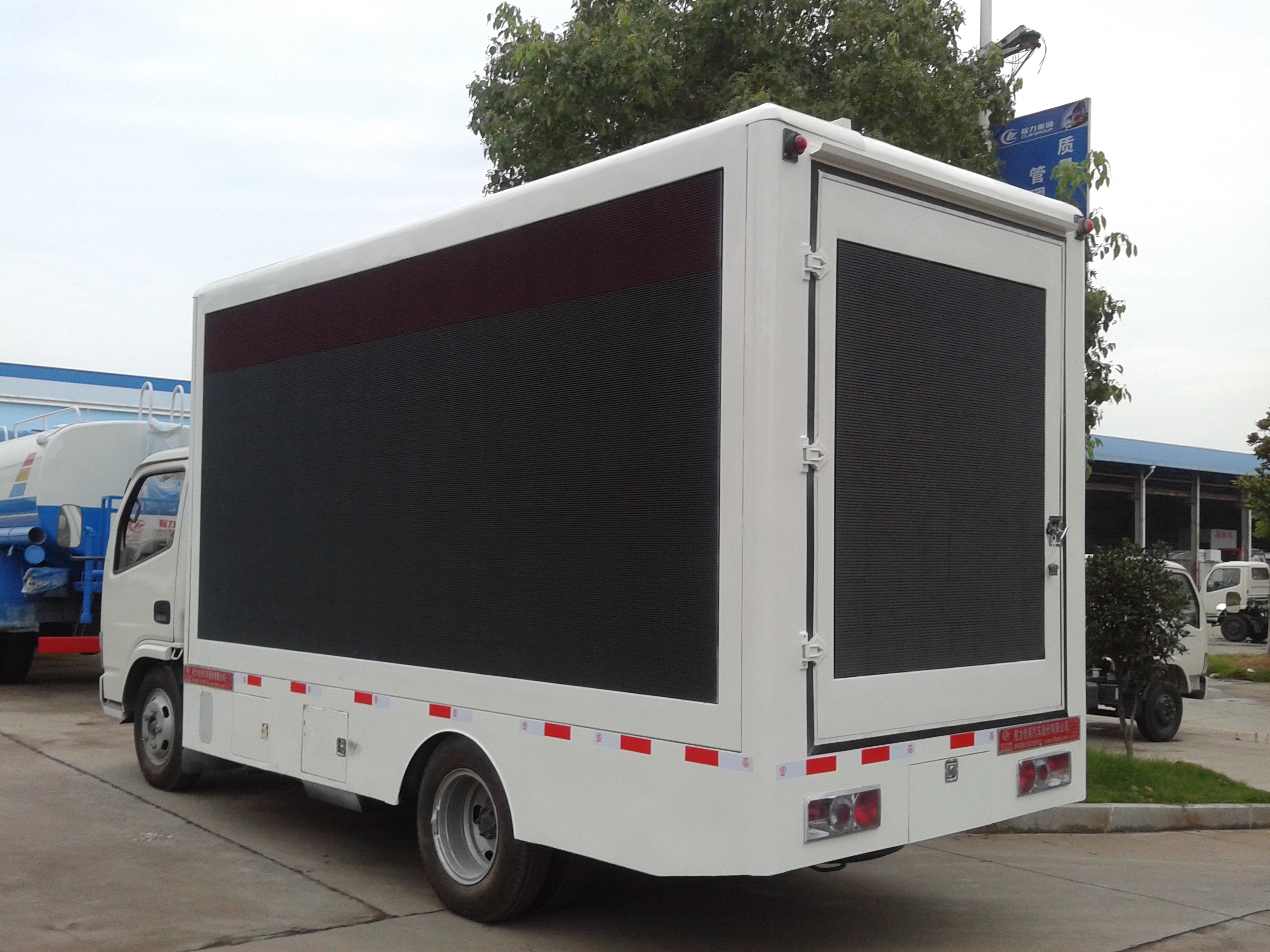 東風DFA5040XXC35D6AC型宣傳車