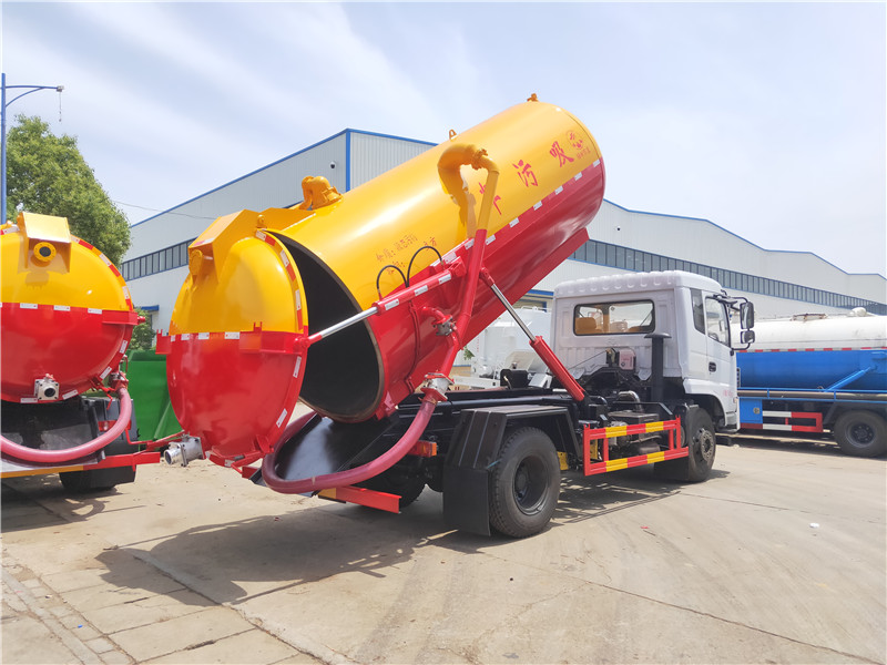 東風(fēng)牌10方吸污車