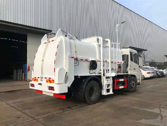 天錦12方餐廚垃圾車(chē)(方罐)